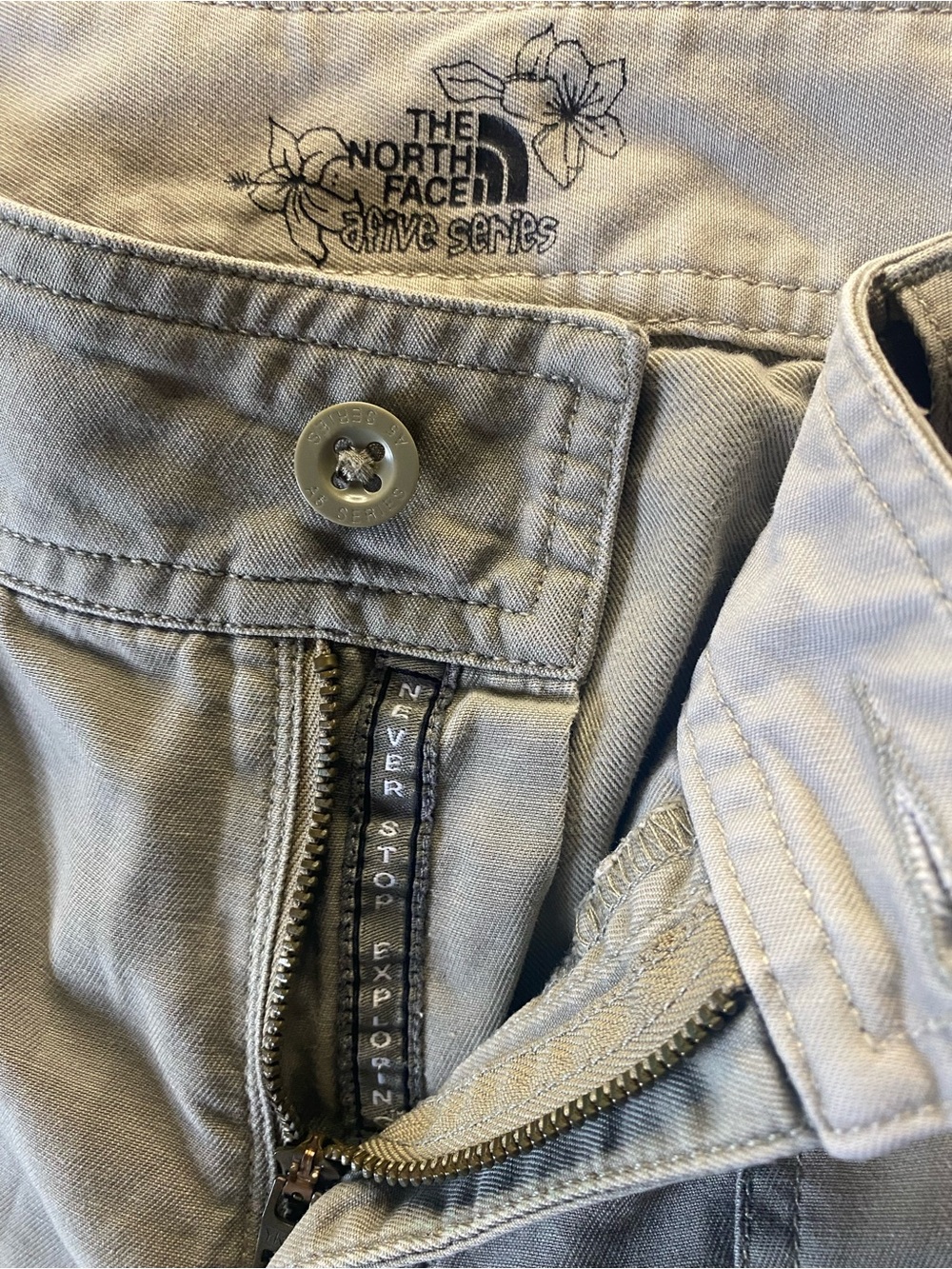The North Face A5 Women’s Capri Pants Light Khaki Color 8 - Picture 5 of 10